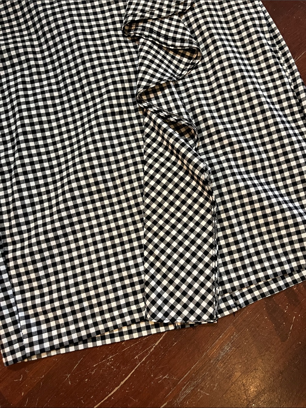 Who What Wear Black and White Gingham Ruffle-Front Pencil Skirt - Picture 4 of 9
